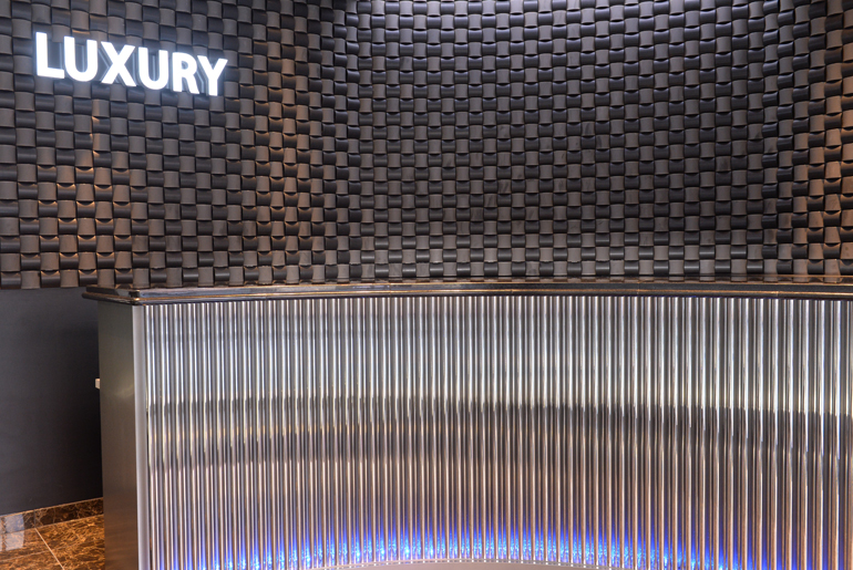 LUXURY gallery 1